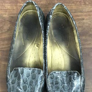 Women's Well Worn Unbranded Gray Ballet Flats Size 8